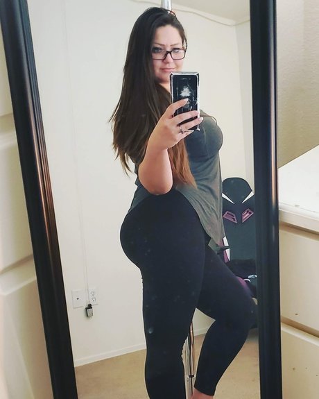 OnlyLuv model erotic pic