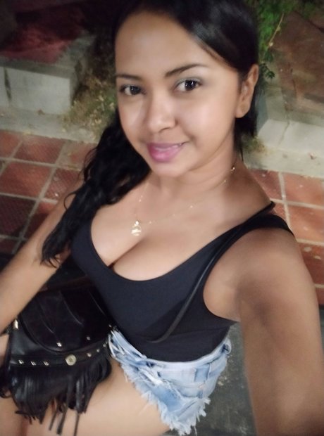 Cosita oficial model images