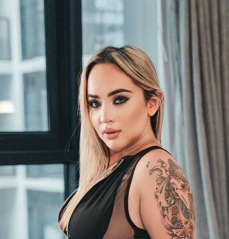 Aspen Adams_ pornstar pretty img