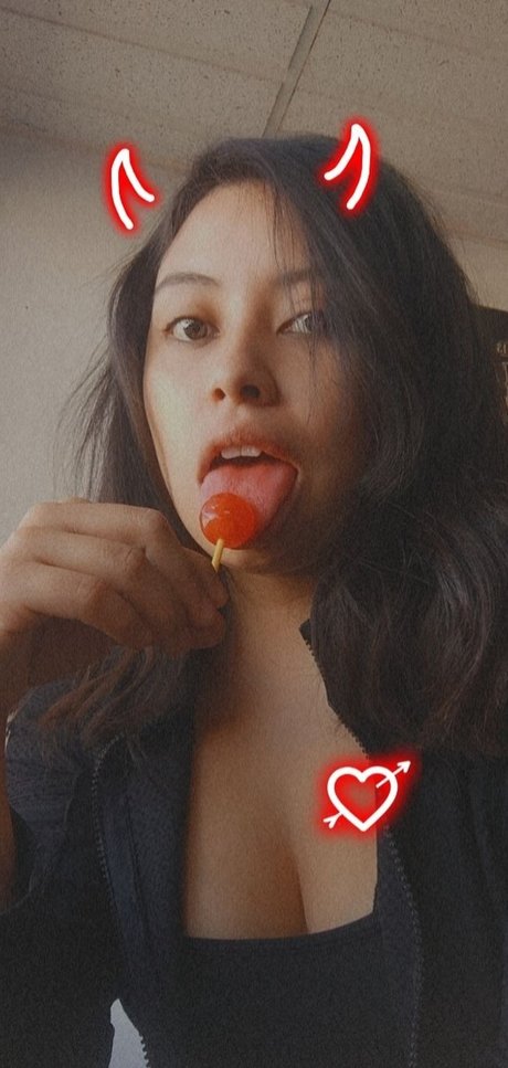 PoypoyKarly pretty pornstar picture