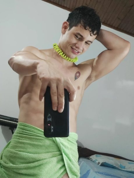 Andr s S nchez star erotic picture