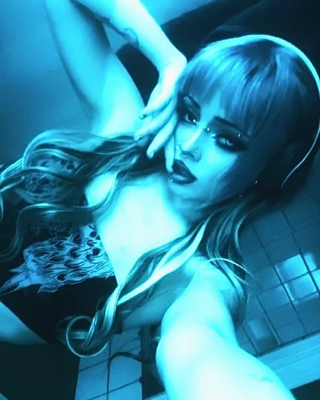 _Roxstar_ naked actress picture