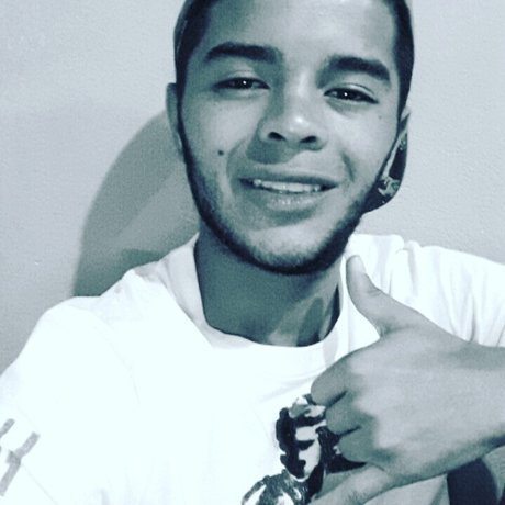 Roberto R Salazar xxx model image