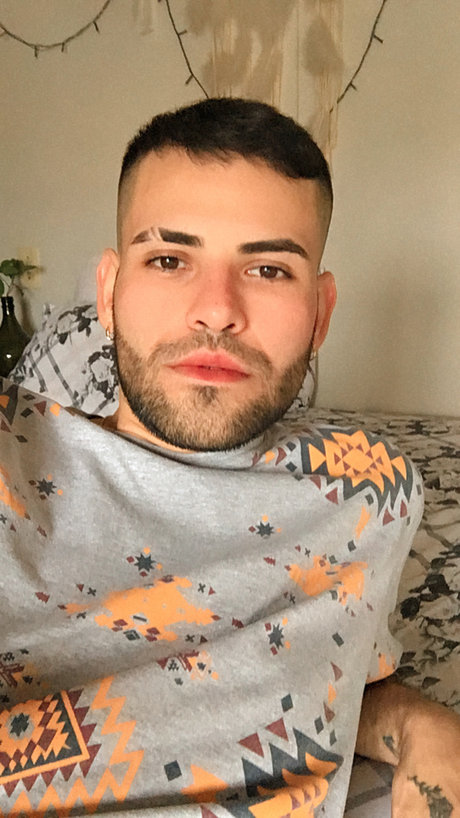 Jhonathan model naked pictures