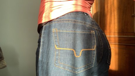 Queen Vanilla hot pornstar image