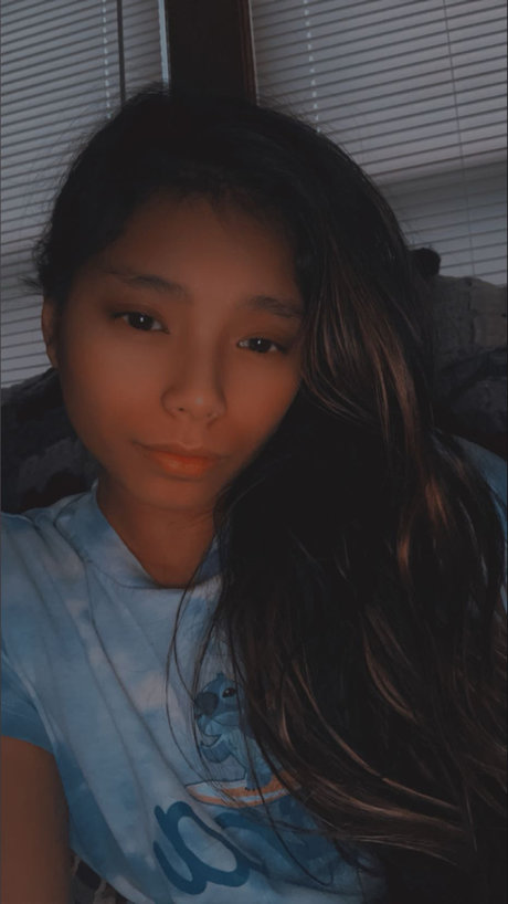 Queen Little Brat pornstar adult image