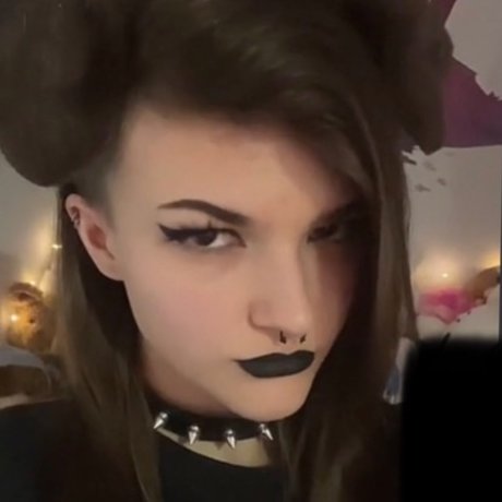 Evelyn Puppy_ nude pornstar photo