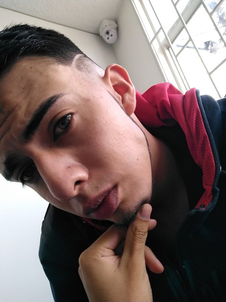 Roberto Gomez Romero free star galleries