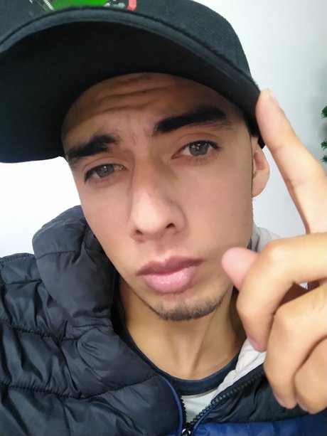 Roberto Gomez Romero sexy model pictures