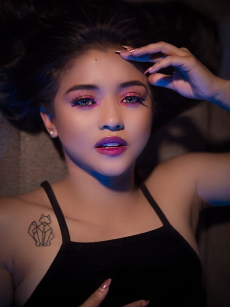 Selena Rey star art photos