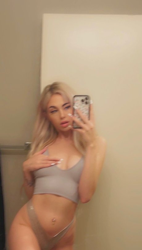 _Renee Renn_ hot actress picture