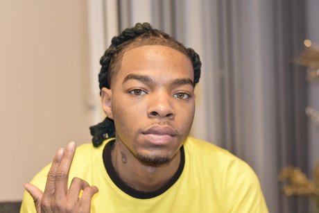 Famous Twin naked star gallery