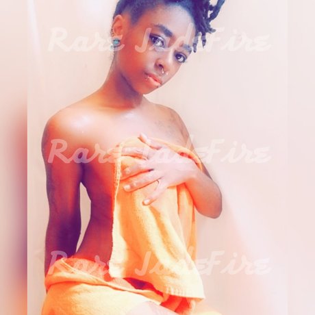 Rare JadeFire naked model photo