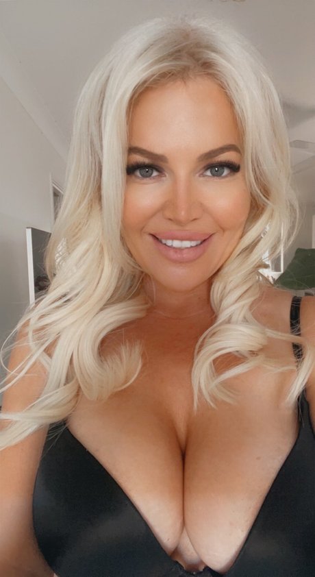 Margot Aces pornstar hd image