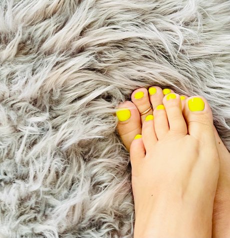 Maple Handel naked star pics