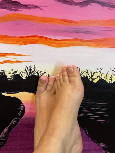 Maple Handel sexy star photo