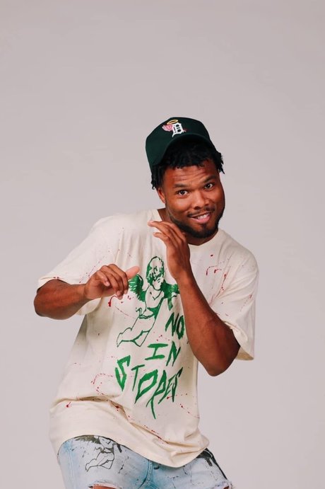 Marvelous Jarvis star exclusive pictures