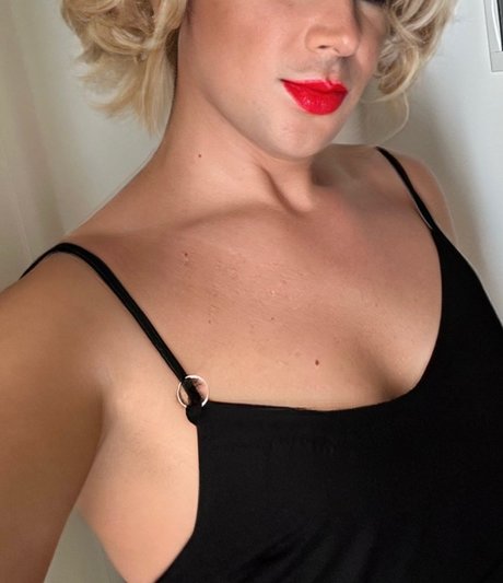 Marilyn TRAV naked model galleries