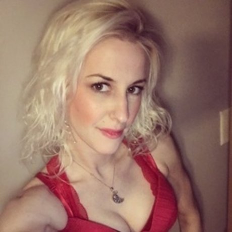 BeautifulDisaster439 model top pictures