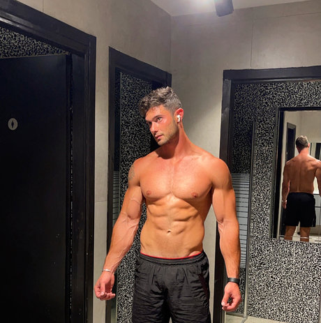 Master Apex hot star pictures