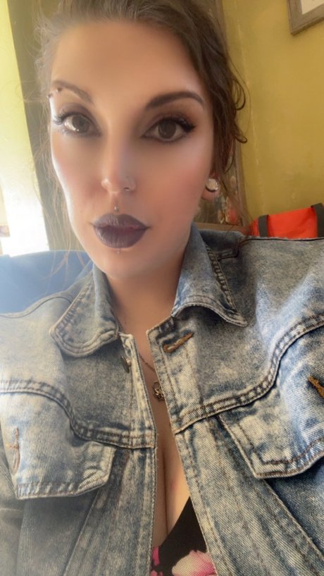 Maryl model top picture