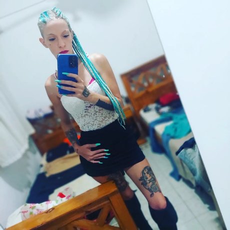 La Bebecita Queen exclusive model picture