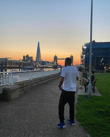 MebzTing model pornographic gallery