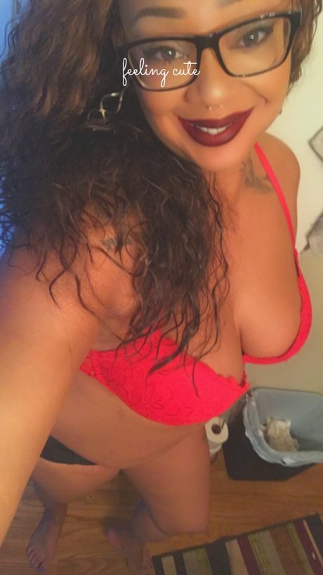 Kiki Not Kinky exclusive pornstar img