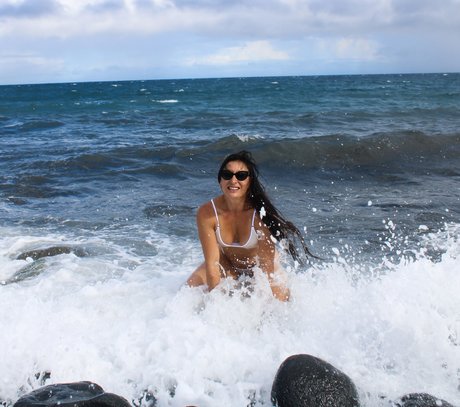 Mea Midori adult actress img