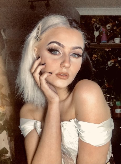 Mayobaby hot pornstar photo