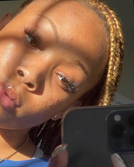 May Feeties model nudes archive