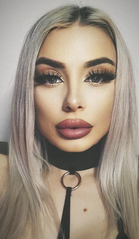 Maya96 sexy star picture