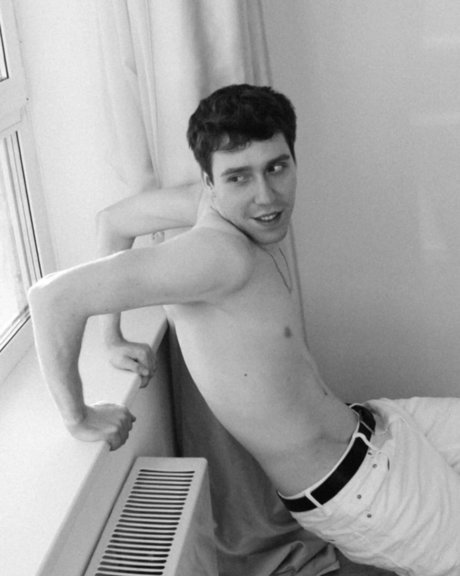 Maxim Vogel star nude image