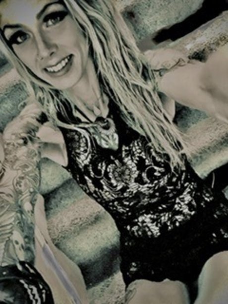 Metal Momma pornstar photos