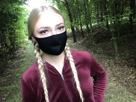 Mercedes Madelief CuriousGirl_ star top img