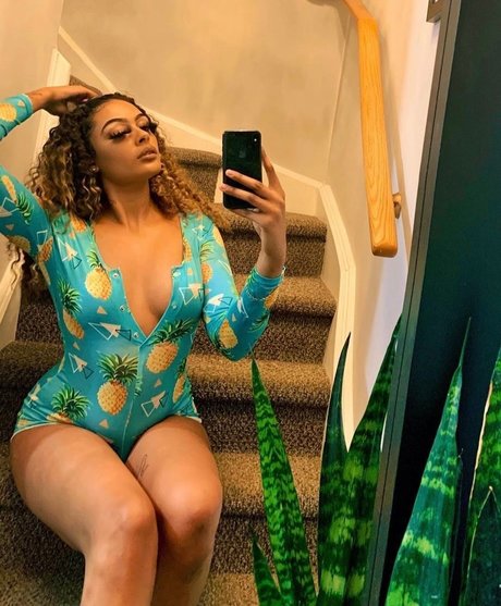 Meleeyak pornstar hot archive