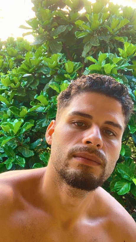 Cezar naked actress pictures