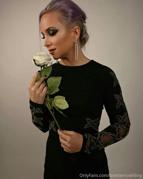 Aneta Hradecka nude model pictures