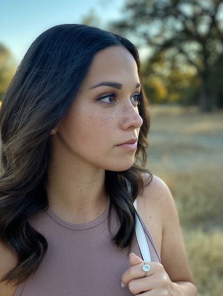 Alana Araya pornstar hd galleries