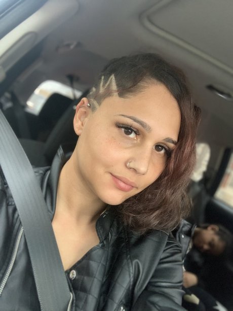 Meli D best model photo