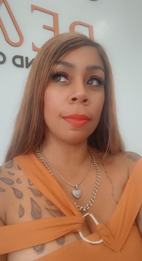 Meli Beaut_ model top galleries