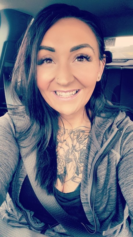 Goddess Megan Nicole pornographic model pics