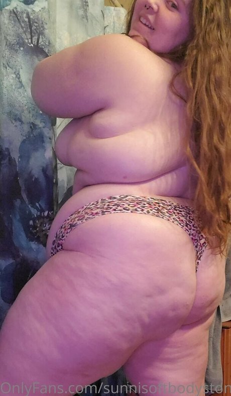 sunnisoftbodystoner sexy pornstar pic