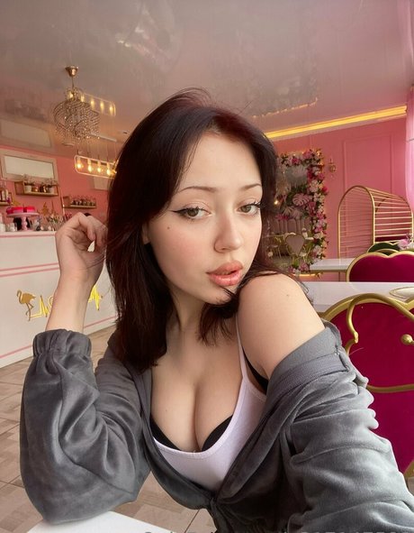 elliemooree art model images