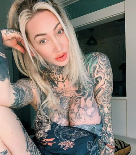 arielqween actress galleries