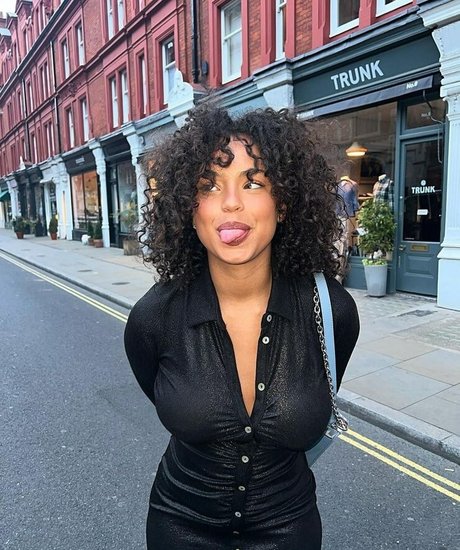 Paola Locatelli nudes star photos