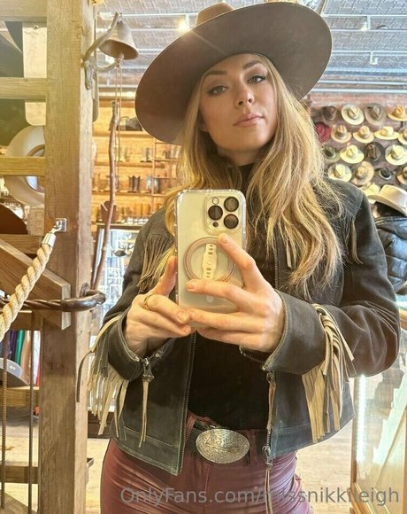 missnikkileigh model perfect image