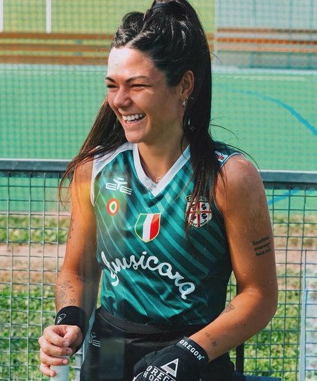 Delfi Granatto top star photos