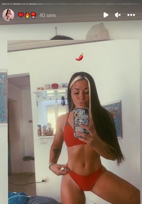 Delfi Granatto erotic actress images