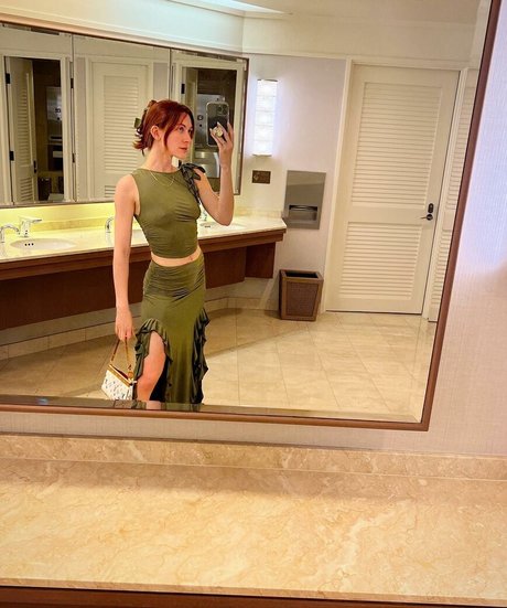 Jessie Flowers pretty pornstar pics